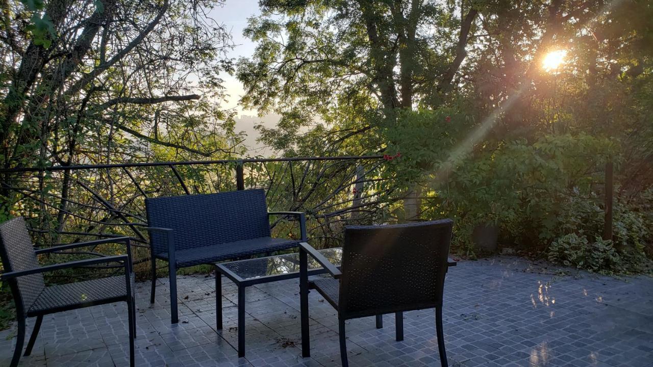Bed and Breakfast Fenetre Sur Loire Iguerande Exterior foto